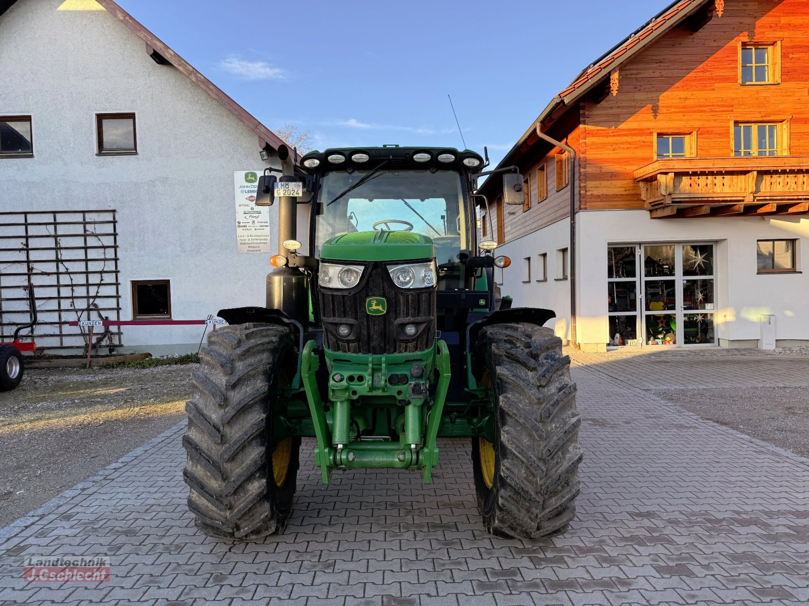 Traktor van het type John Deere 6155R, Gebrauchtmaschine in Mühldorf (Foto 4)