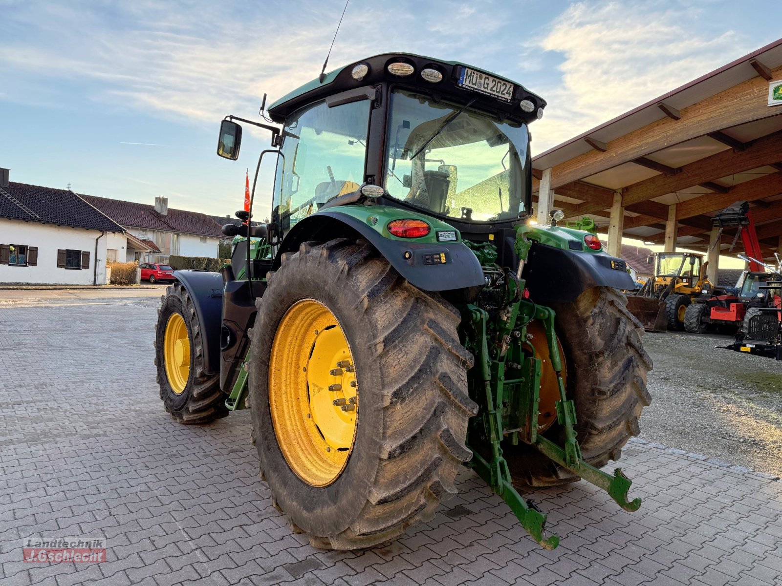 Traktor van het type John Deere 6155R, Gebrauchtmaschine in Mühldorf (Foto 12)