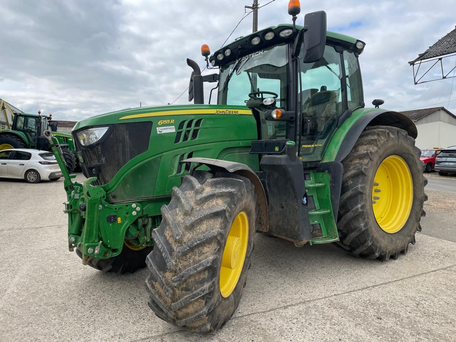 Traktor типа John Deere 6155R, Gebrauchtmaschine в BOSC LE HARD (Фотография 1)