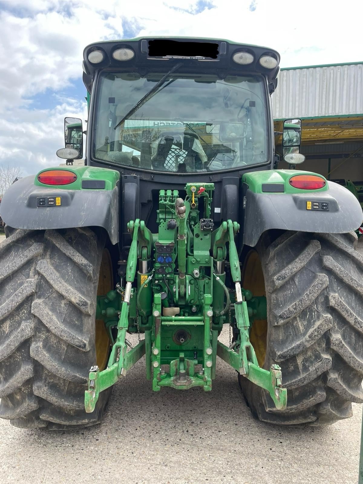 Traktor типа John Deere 6155R, Gebrauchtmaschine в BOSC LE HARD (Фотография 4)