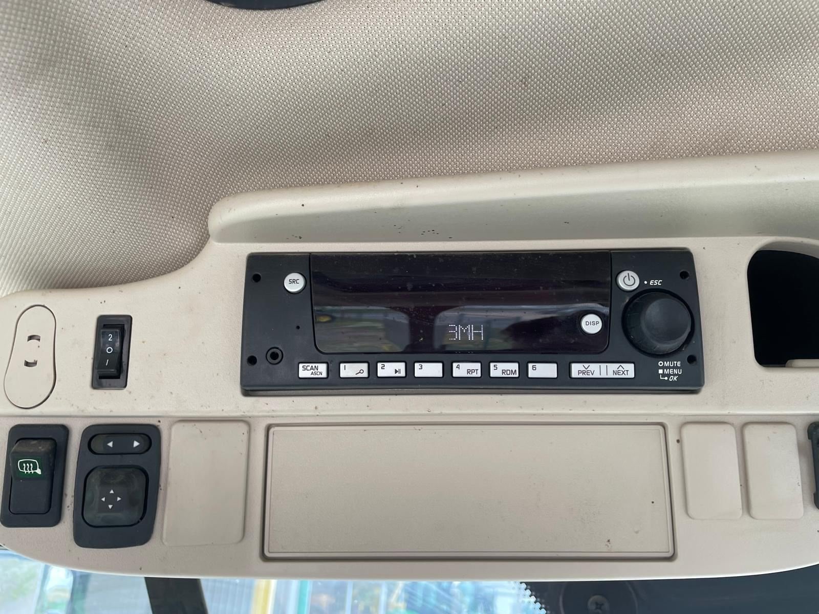 Traktor типа John Deere 6155R, Gebrauchtmaschine в BOSC LE HARD (Фотография 6)