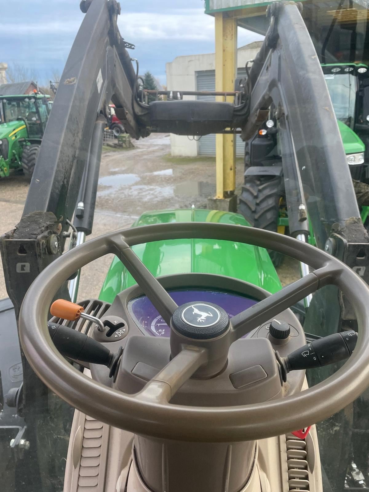 Traktor типа John Deere 6155R, Gebrauchtmaschine в BOSC LE HARD (Фотография 9)