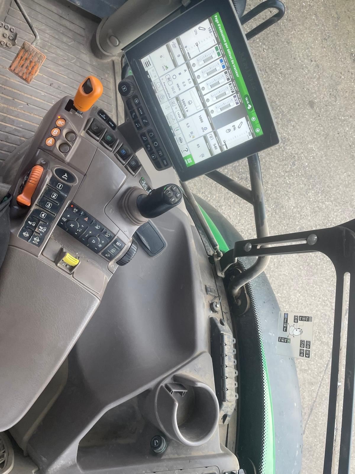 Traktor типа John Deere 6155R, Gebrauchtmaschine в BOSC LE HARD (Фотография 10)