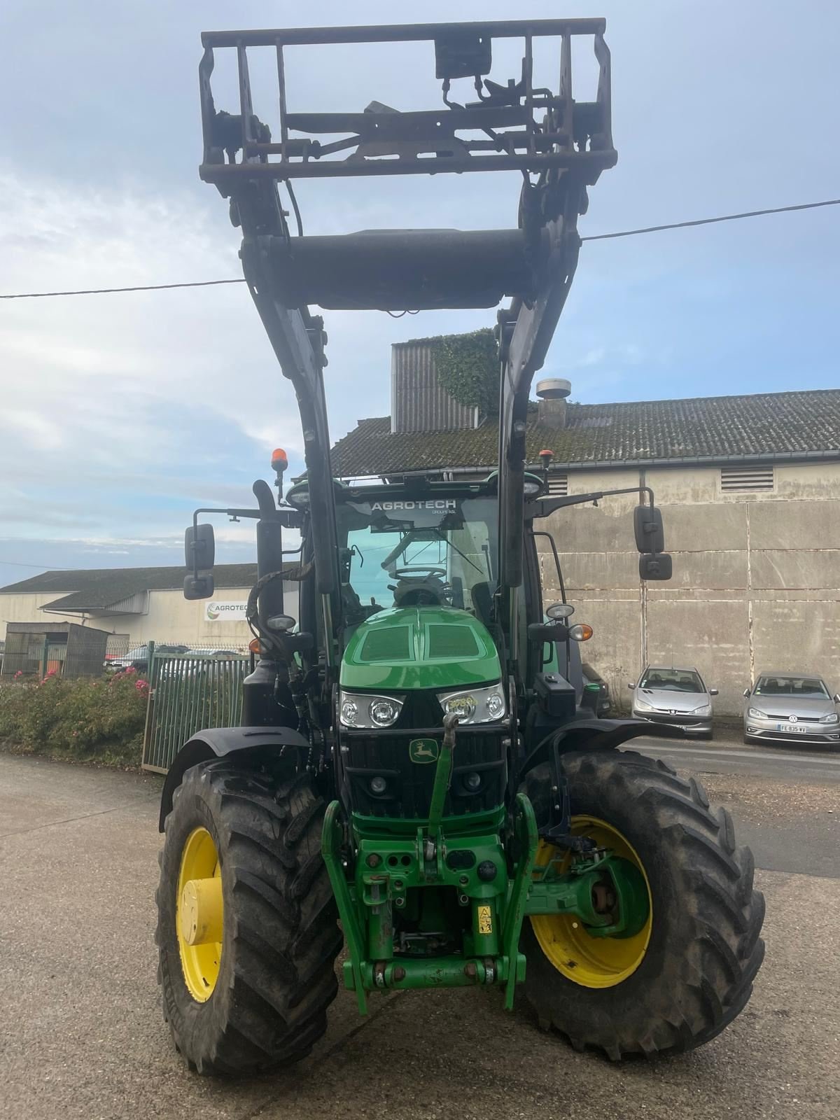 Traktor типа John Deere 6155R, Gebrauchtmaschine в BOSC LE HARD (Фотография 3)