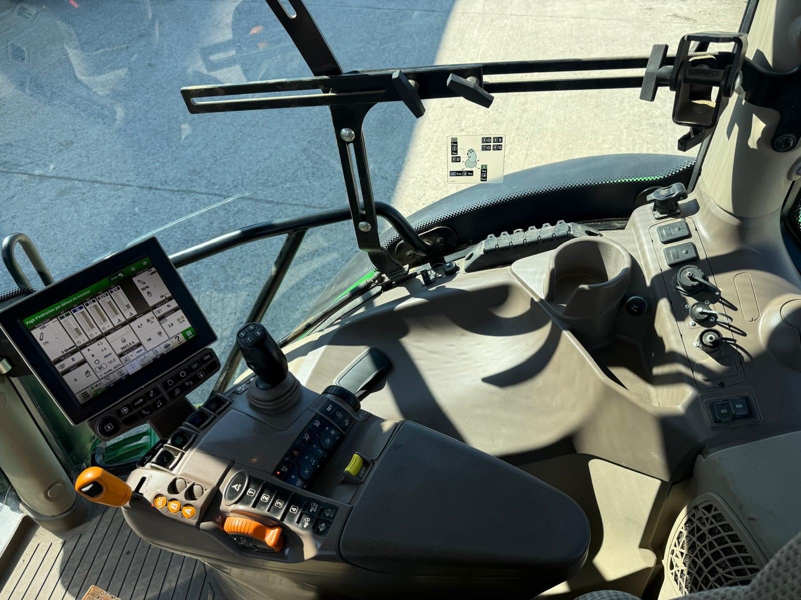 Traktor του τύπου John Deere 6155R, Gebrauchtmaschine σε BOSC LE HARD (Φωτογραφία 9)