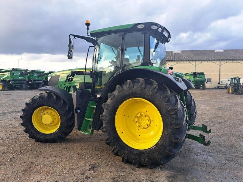 Traktor des Typs John Deere 6155R, Gebrauchtmaschine in SAINT-GERMAIN DU PUY (Bild 4)