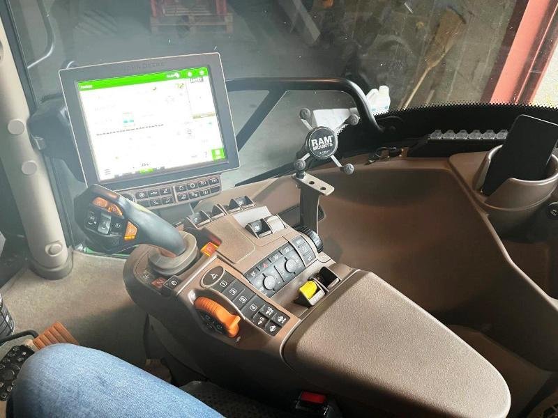 Traktor typu John Deere 6155R, Gebrauchtmaschine w SAINT-GERMAIN DU PUY (Zdjęcie 7)