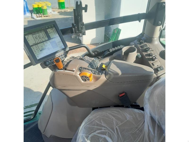 Traktor des Typs John Deere 6155R, Gebrauchtmaschine in SAINT-GERMAIN DU PUY (Bild 5)