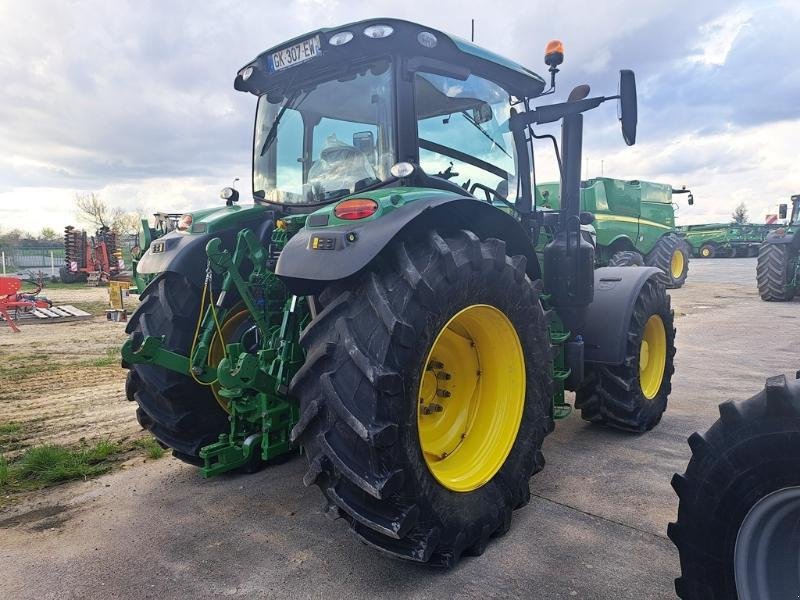 Traktor typu John Deere 6155R, Gebrauchtmaschine w SAINT-GERMAIN DU PUY (Zdjęcie 4)