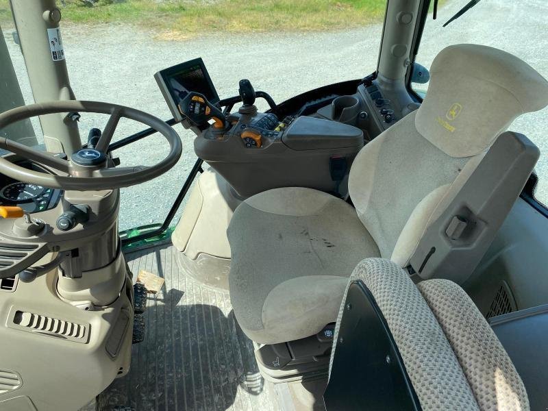 Traktor типа John Deere 6155R, Gebrauchtmaschine в LE PONT CHRETIEN (Фотография 10)
