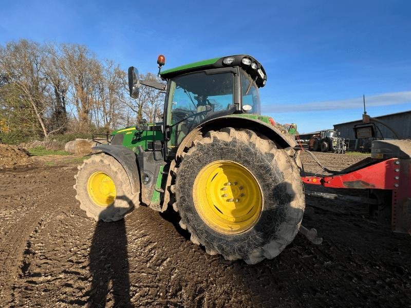 Traktor van het type John Deere 6155R, Gebrauchtmaschine in LE PONT CHRETIEN (Foto 4)