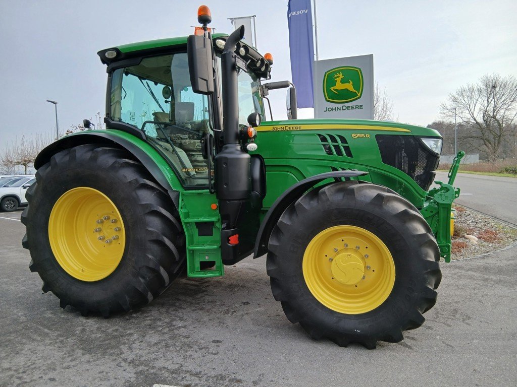 Traktor van het type John Deere 6155R, Gebrauchtmaschine in Lengnau (Foto 2)