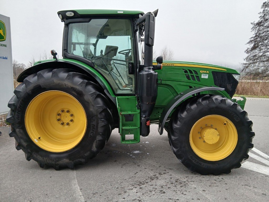 Traktor типа John Deere 6155R, Gebrauchtmaschine в Lengnau (Фотография 2)