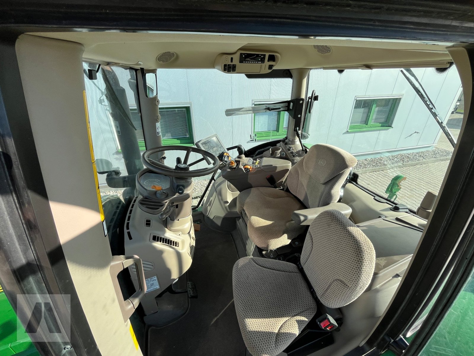 Traktor от тип John Deere 6155R, Gebrauchtmaschine в Tettenweis I Karpfham (Снимка 12)