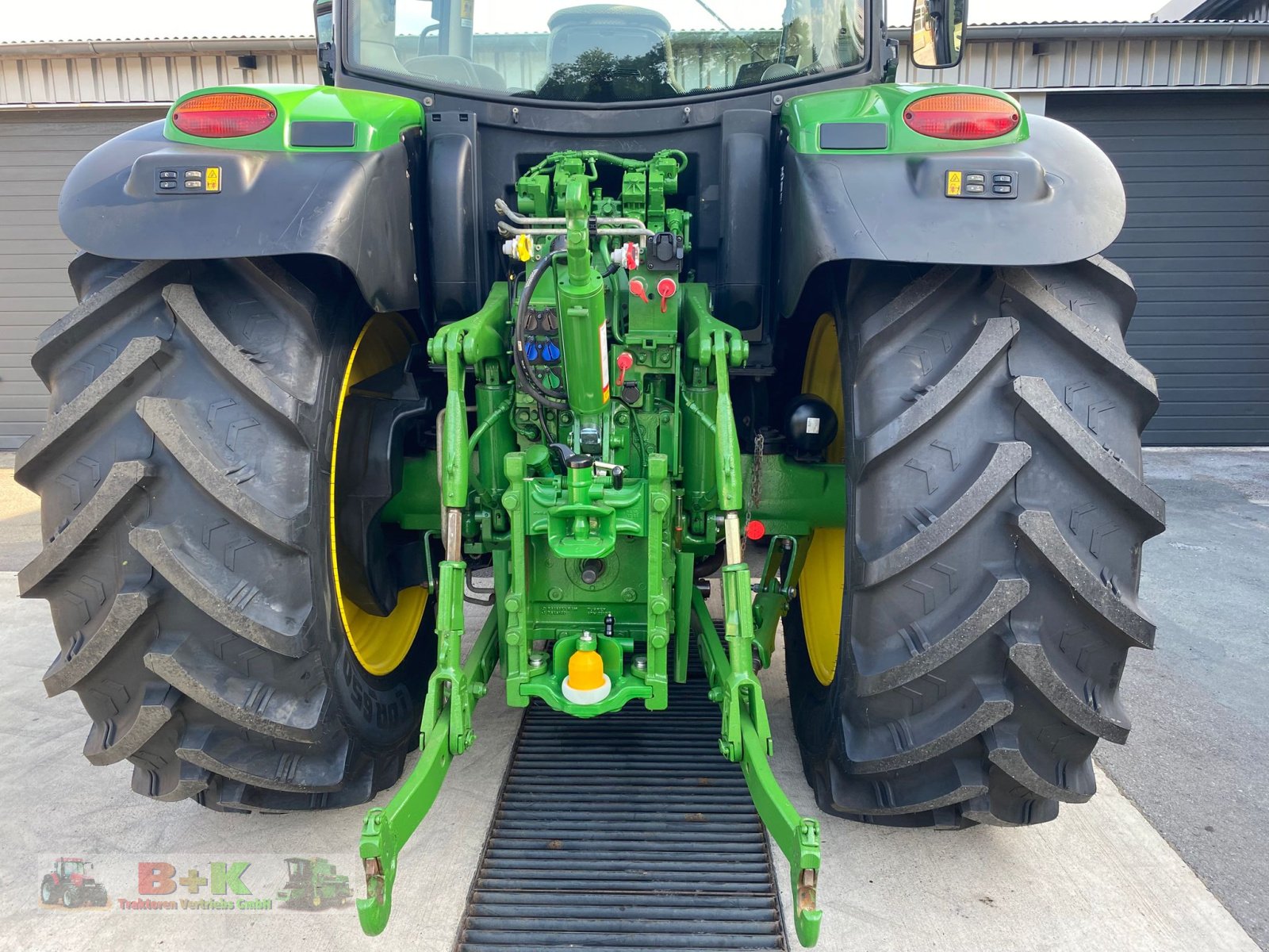 Traktor of the type John Deere 6155R, Gebrauchtmaschine in Kettenkamp (Picture 17)