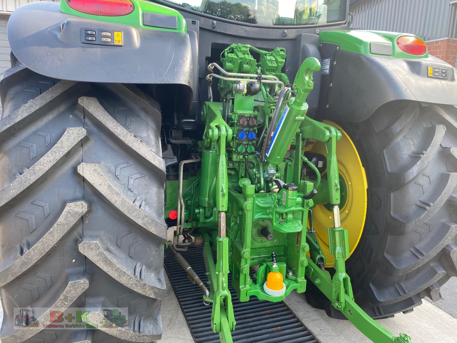 Traktor of the type John Deere 6155R, Gebrauchtmaschine in Kettenkamp (Picture 18)