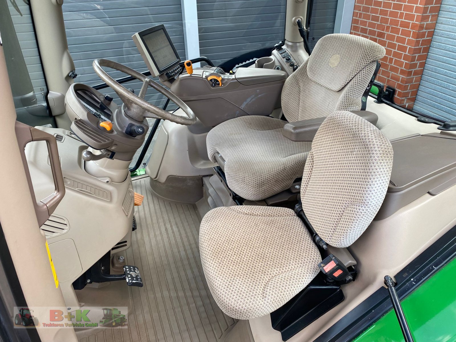 Traktor типа John Deere 6155R, Gebrauchtmaschine в Kettenkamp (Фотография 16)