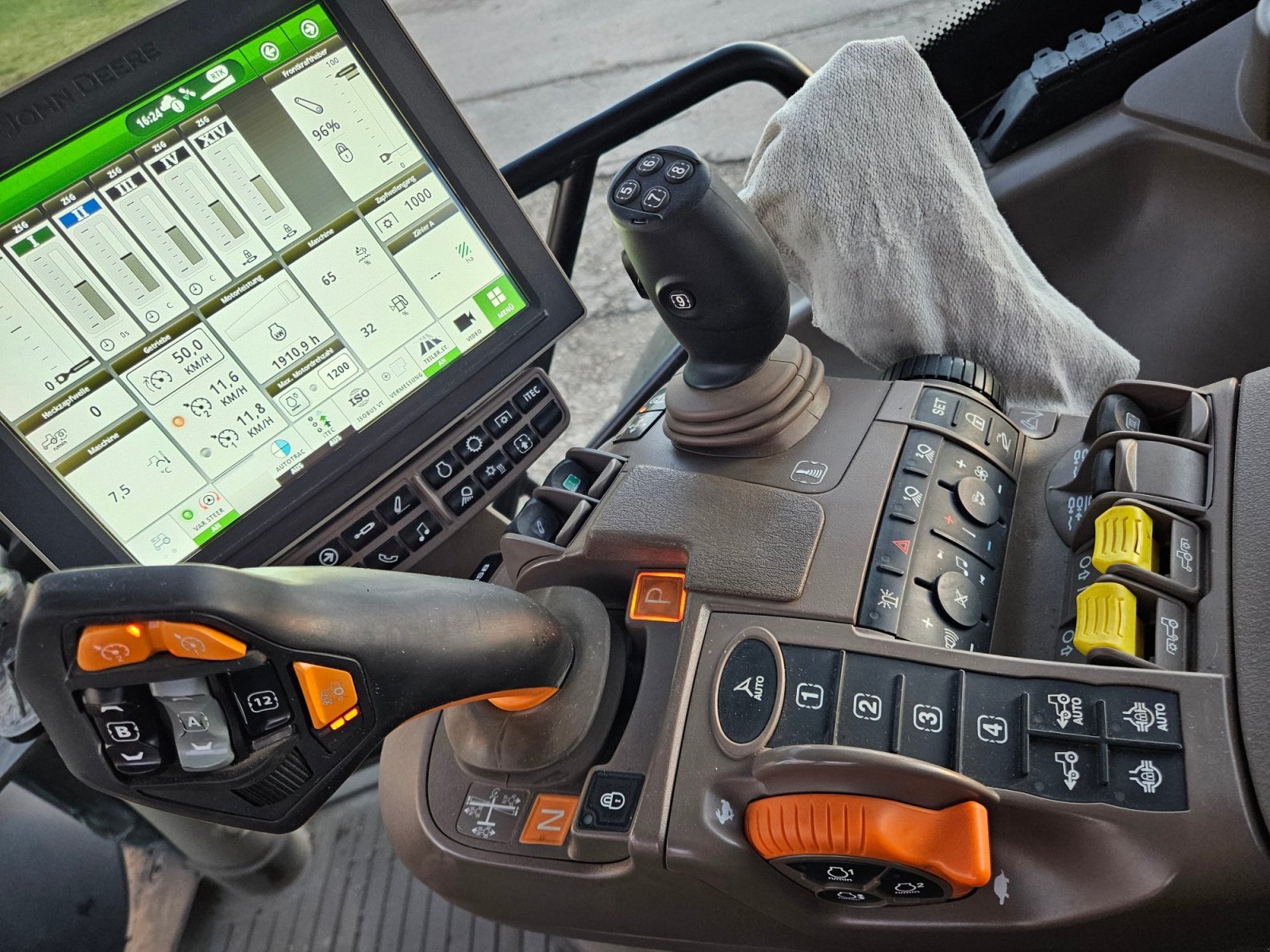 Traktor typu John Deere 6155R, Gebrauchtmaschine v L (Obrázek 3)