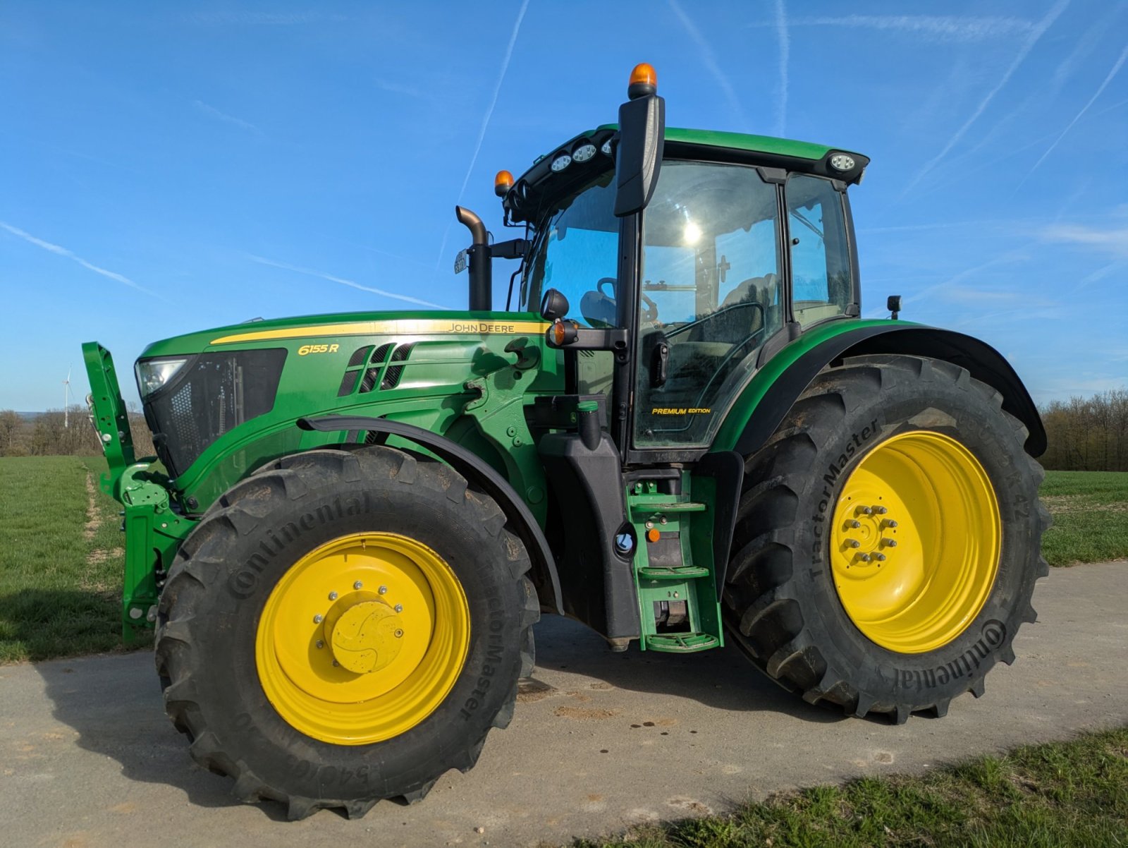 Traktor типа John Deere 6155R, Gebrauchtmaschine в Königheim- Gissigheim (Фотография 1)