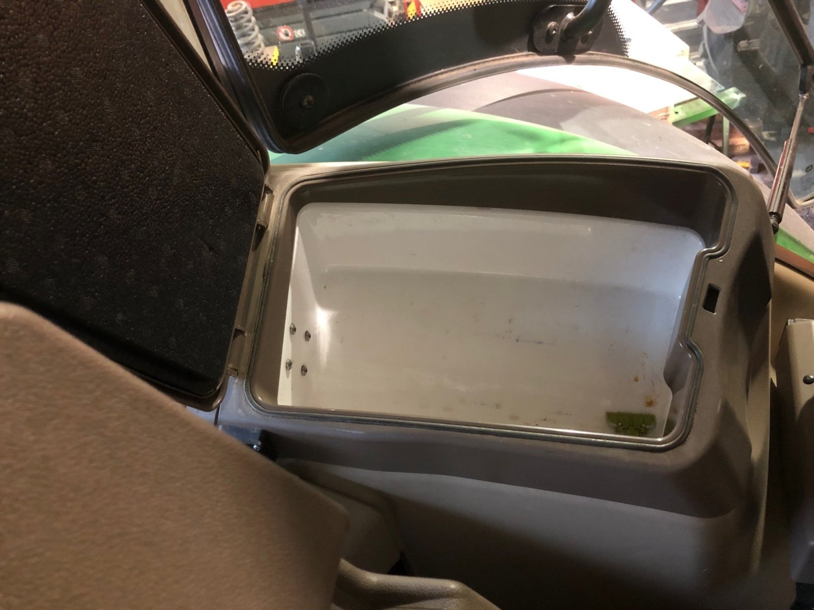 Traktor des Typs John Deere 6170R, Gebrauchtmaschine in Schwifting (Bild 10)