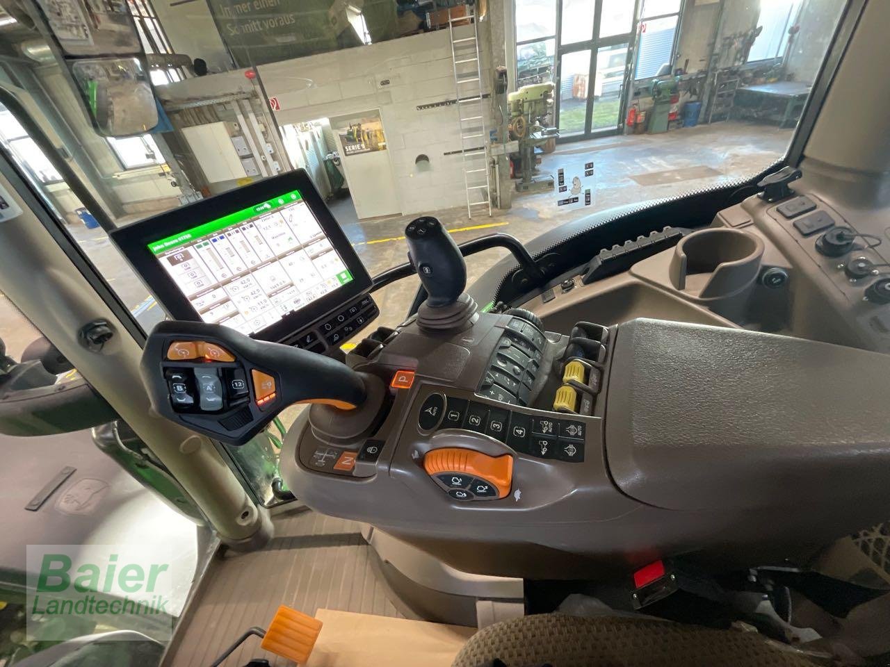 Traktor typu John Deere 6175 R, Gebrauchtmaschine v OBERNDORF-HOCHMOESSINGEN (Obrázek 7)