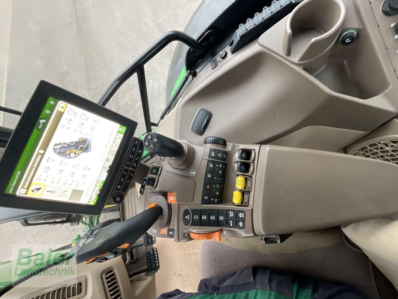 Traktor типа John Deere 6175 R, Gebrauchtmaschine в OBERNDORF-HOCHMOESSINGEN (Фотография 6)