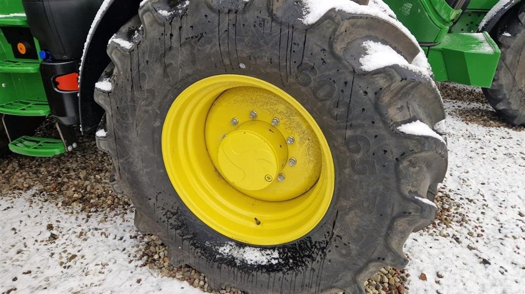 Traktor Türe ait John Deere 6175M Kun 10 Timer!!! AutoQuad™ PLUS EcoShift. Premium sæde. TLS., Gebrauchtmaschine içinde Kolding (resim 7)