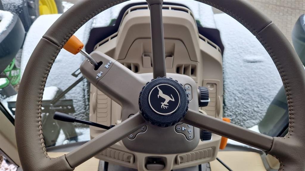 Traktor Türe ait John Deere 6175M Kun 10 Timer!!! AutoQuad™ PLUS EcoShift. Premium sæde. TLS., Gebrauchtmaschine içinde Kolding (resim 12)