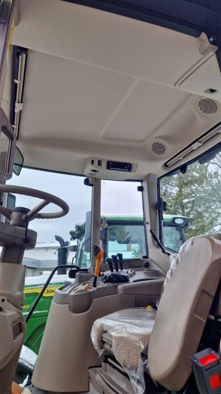 Traktor Türe ait John Deere 6175M Kun 10 Timer!!! AutoQuad™ PLUS EcoShift. Premium sæde. TLS., Gebrauchtmaschine içinde Kolding (resim 8)