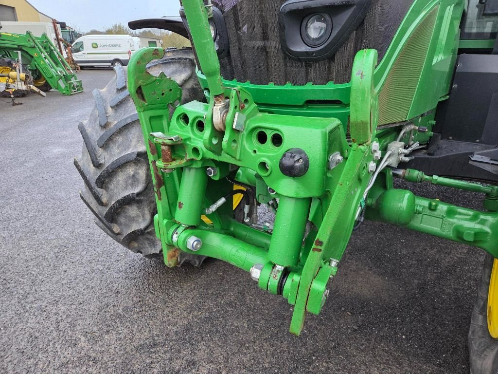 Traktor of the type John Deere 6175M, Gebrauchtmaschine in ATHIS (Picture 4)