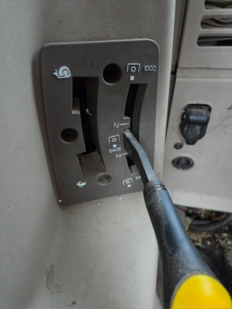 Traktor of the type John Deere 6175M, Gebrauchtmaschine in ATHIS (Picture 9)