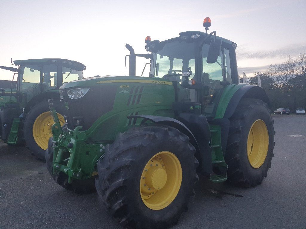 Traktor του τύπου John Deere 6175M, Gebrauchtmaschine σε MAYENNE (Φωτογραφία 2)