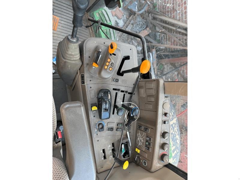 Traktor van het type John Deere 6175M, Gebrauchtmaschine in Wargnies Le Grand (Foto 4)