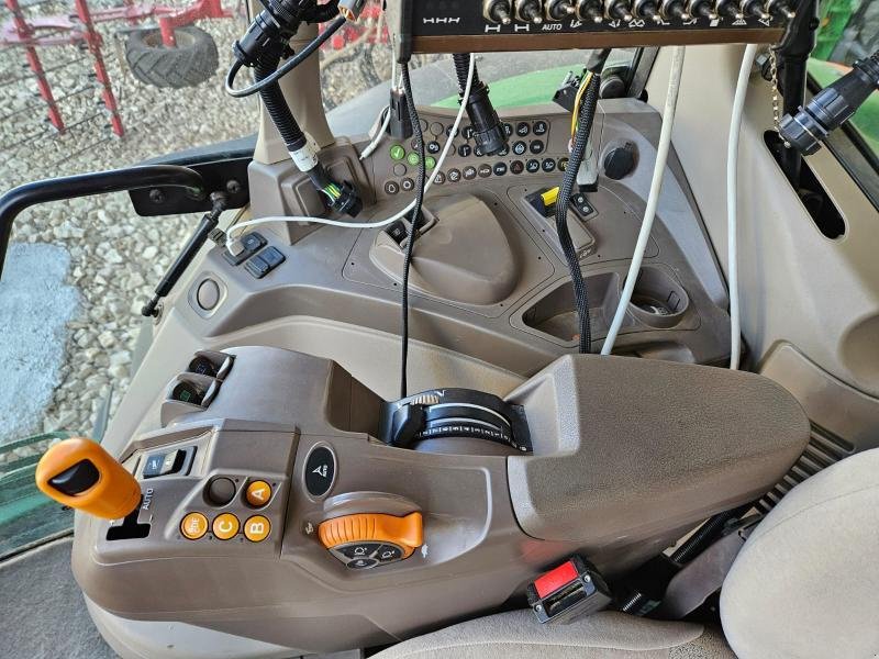 Traktor типа John Deere 6175M, Gebrauchtmaschine в LE PONT CHRETIEN (Фотография 5)