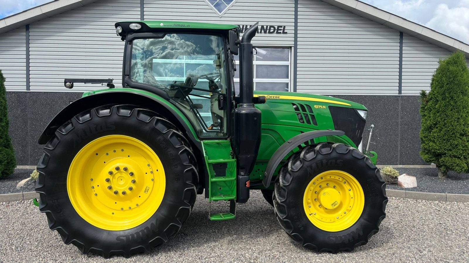 Traktor του τύπου John Deere 6175R Med frontlift og frontPTO samt luft anlæg, Gebrauchtmaschine σε Lintrup (Φωτογραφία 9)