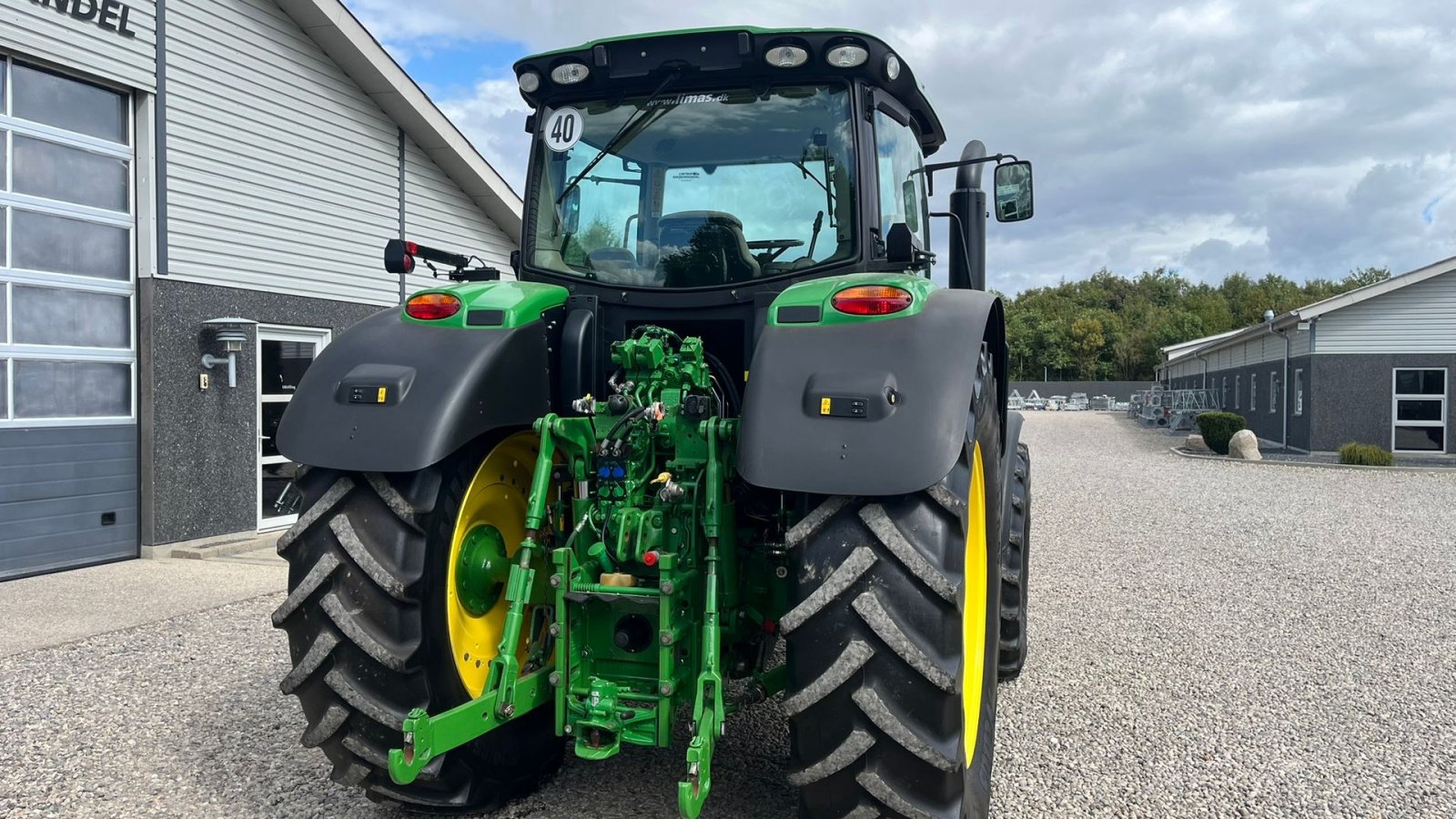 Traktor του τύπου John Deere 6175R Med frontlift og frontPTO samt luft anlæg, Gebrauchtmaschine σε Lintrup (Φωτογραφία 16)