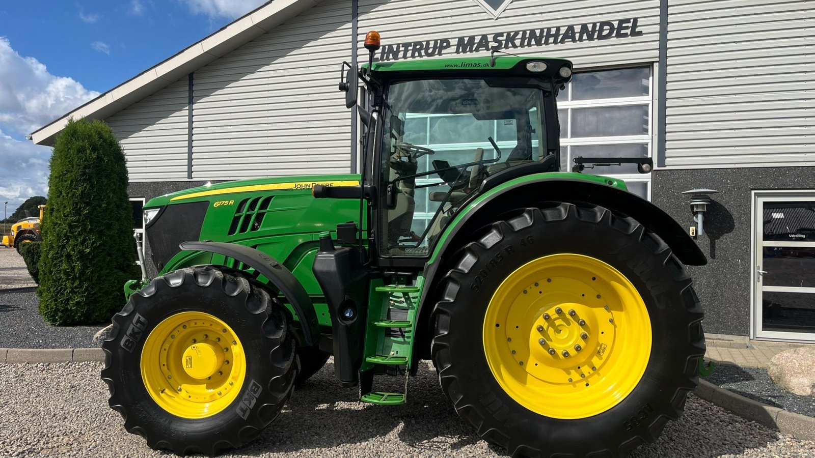Traktor του τύπου John Deere 6175R Med frontlift og frontPTO samt luft anlæg, Gebrauchtmaschine σε Lintrup (Φωτογραφία 12)