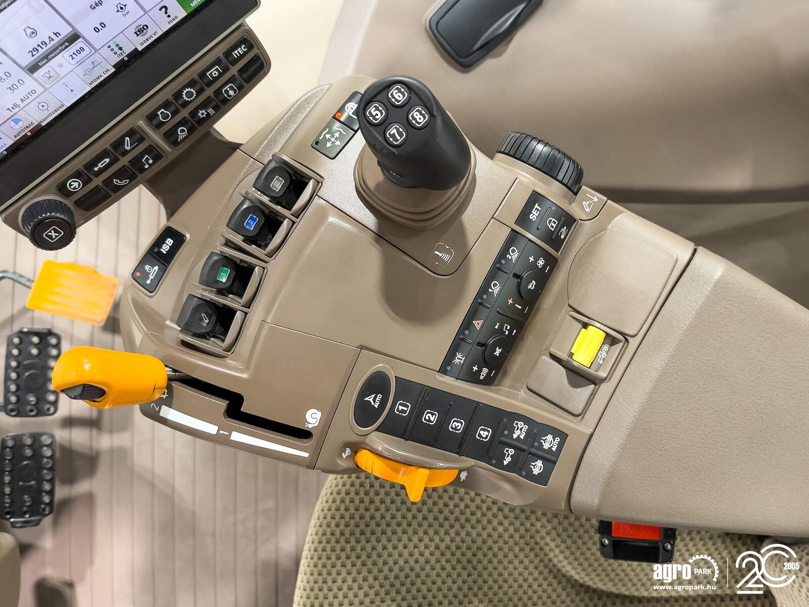 Traktor of the type John Deere 6175R, Gebrauchtmaschine in Csengele (Picture 16)