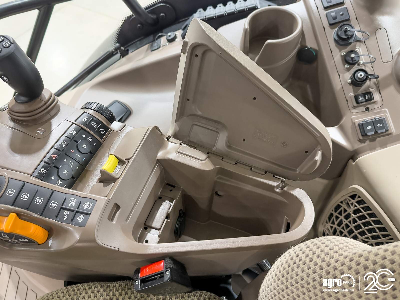 Traktor of the type John Deere 6175R, Gebrauchtmaschine in Csengele (Picture 17)