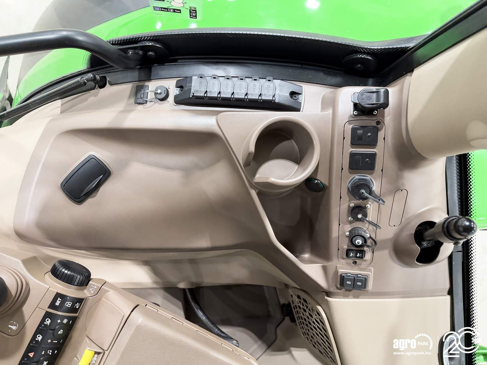 Traktor of the type John Deere 6175R, Gebrauchtmaschine in Csengele (Picture 23)