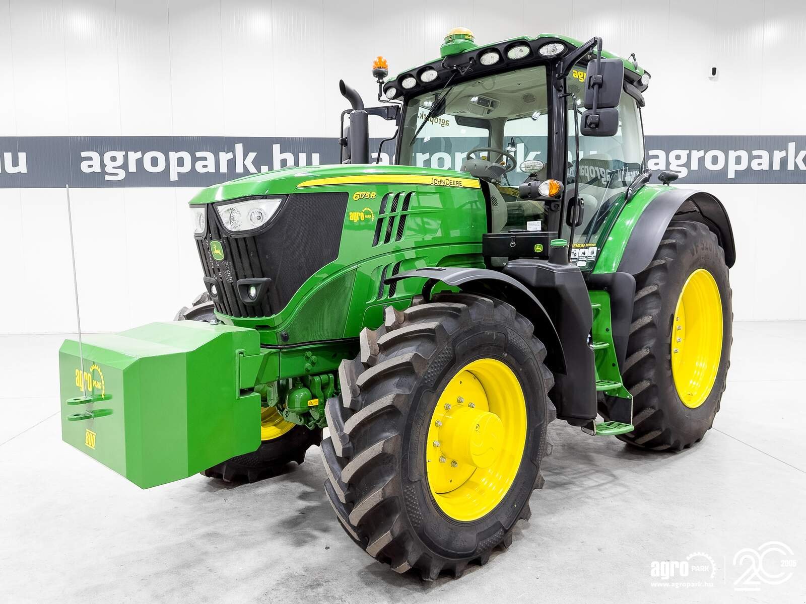 Traktor of the type John Deere 6175R, Gebrauchtmaschine in Csengele (Picture 1)