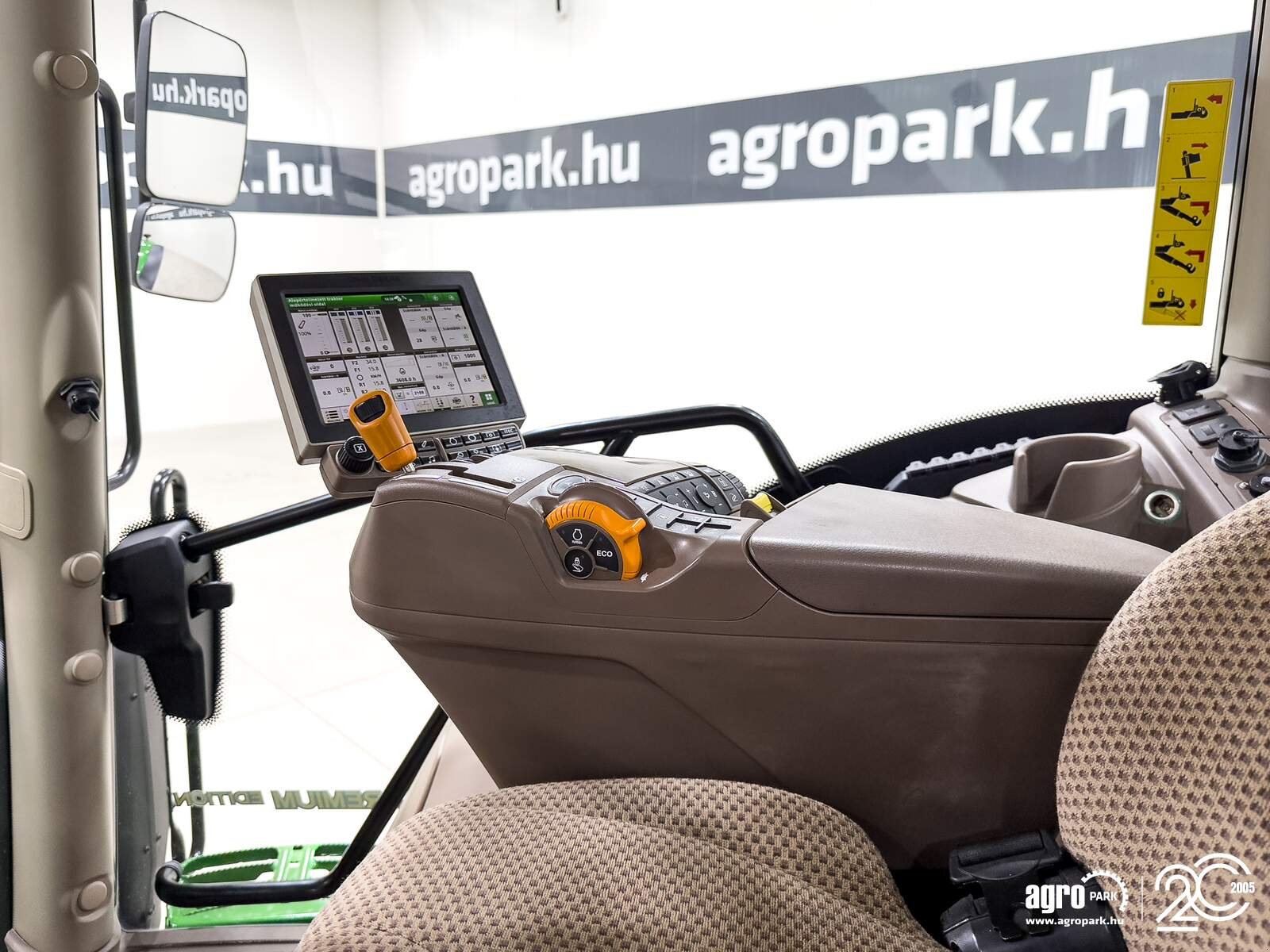 Traktor of the type John Deere 6175R, Gebrauchtmaschine in Csengele (Picture 12)