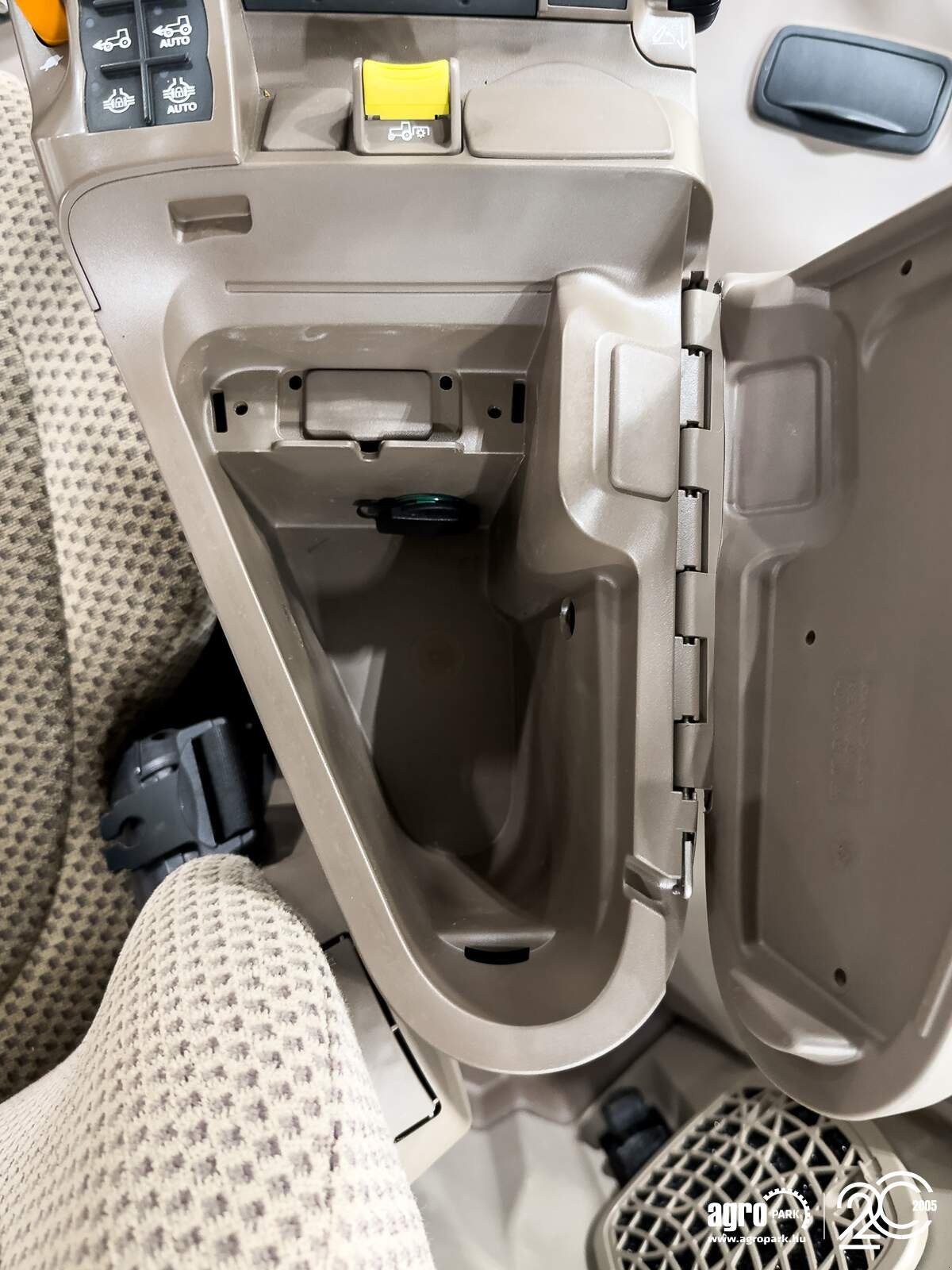 Traktor of the type John Deere 6175R, Gebrauchtmaschine in Csengele (Picture 17)