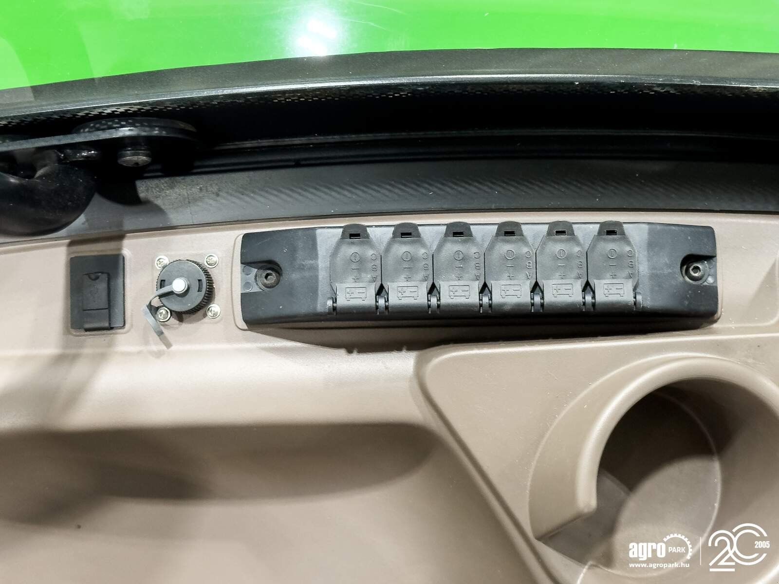 Traktor of the type John Deere 6175R, Gebrauchtmaschine in Csengele (Picture 24)