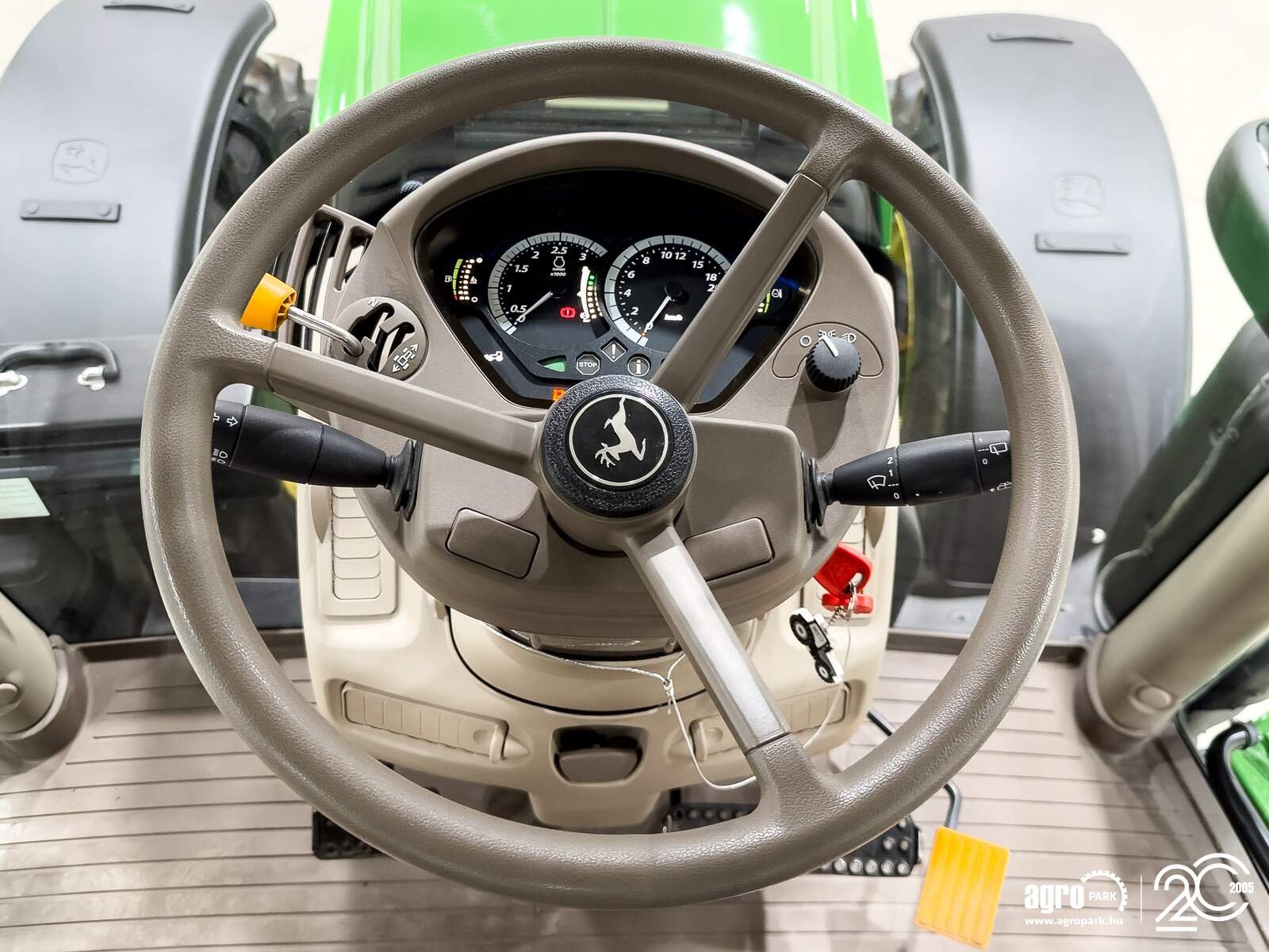 Traktor of the type John Deere 6175R, Gebrauchtmaschine in Csengele (Picture 27)