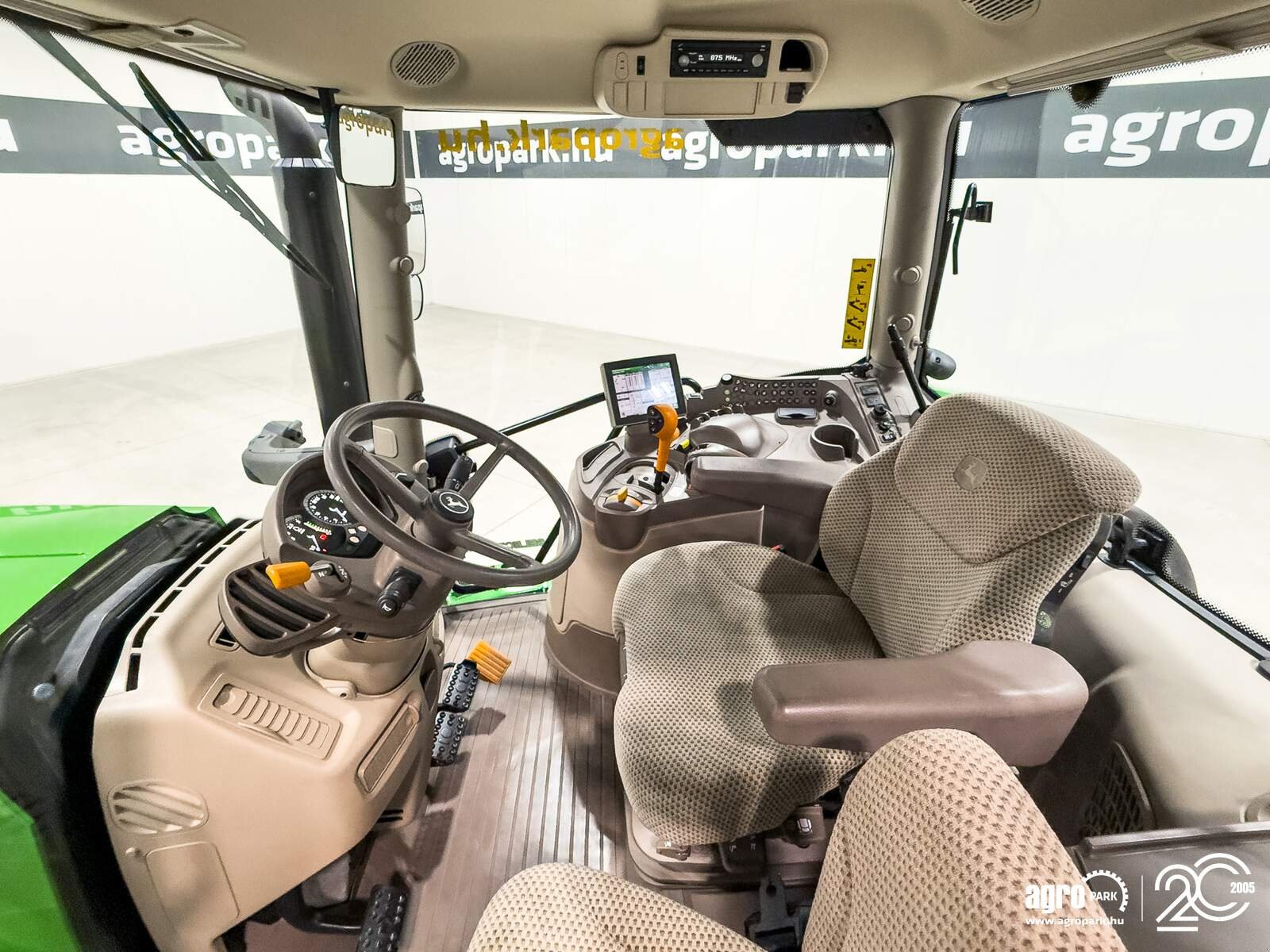 Traktor typu John Deere 6175R, Gebrauchtmaschine w Csengele (Zdjęcie 8)