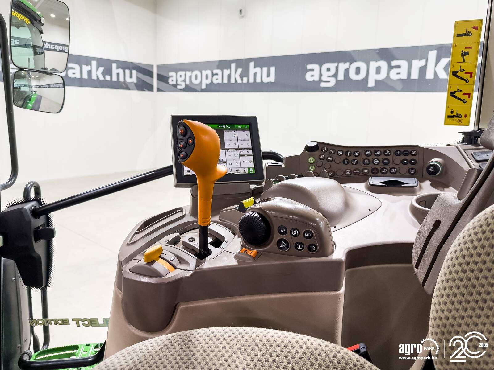 Traktor typu John Deere 6175R, Gebrauchtmaschine w Csengele (Zdjęcie 12)