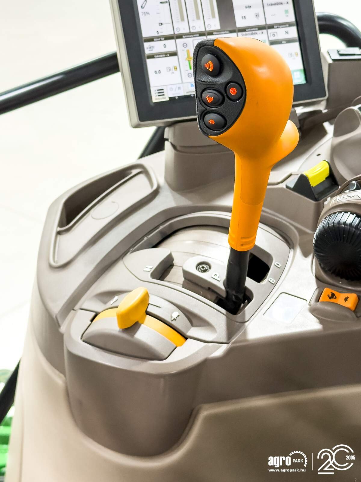 Traktor typu John Deere 6175R, Gebrauchtmaschine w Csengele (Zdjęcie 13)