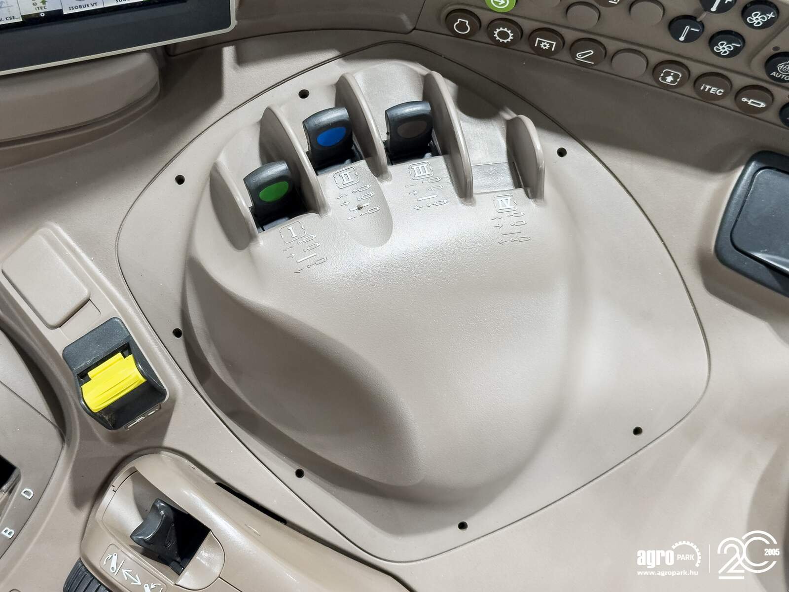 Traktor typu John Deere 6175R, Gebrauchtmaschine w Csengele (Zdjęcie 16)