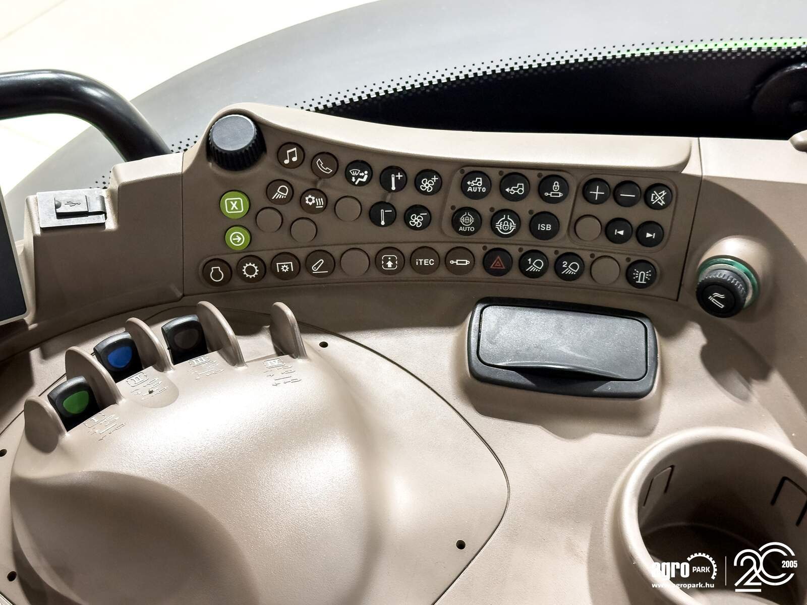 Traktor typu John Deere 6175R, Gebrauchtmaschine w Csengele (Zdjęcie 17)